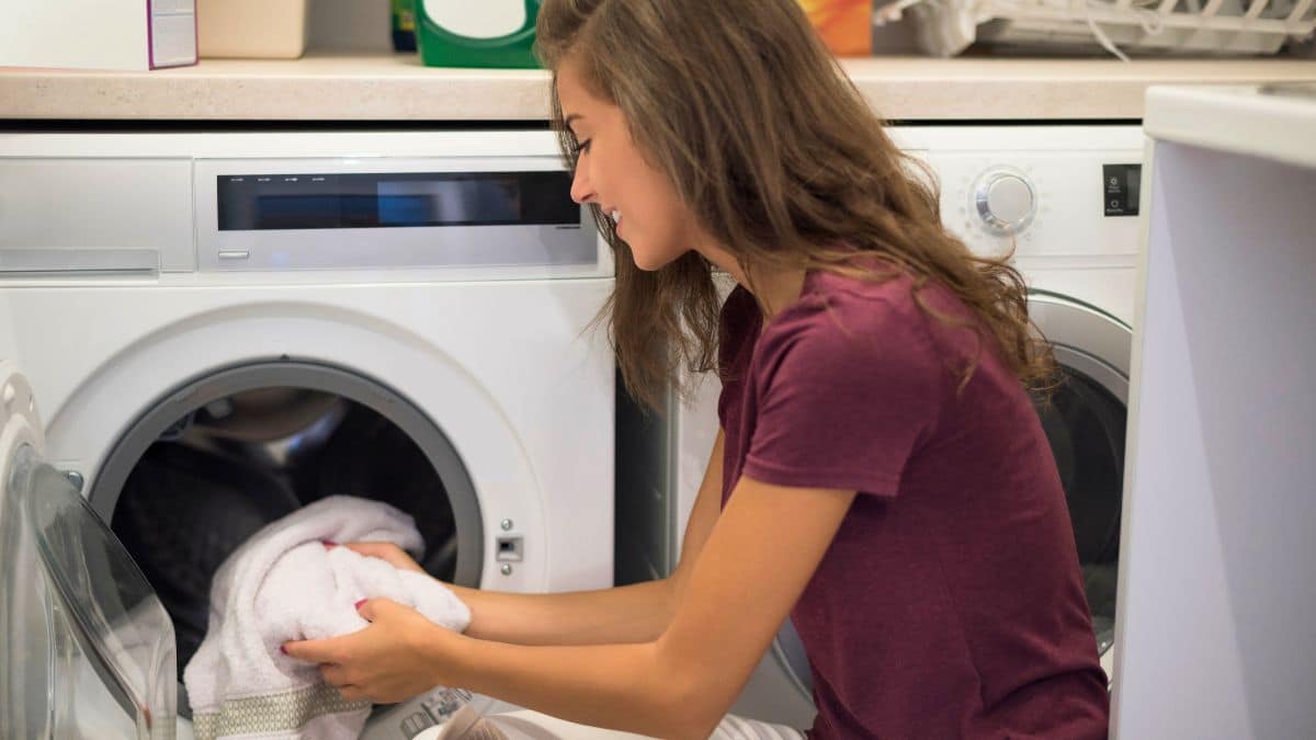 Machine à laver : L'astuce improbable pour un linge plus doux sans adoucissant