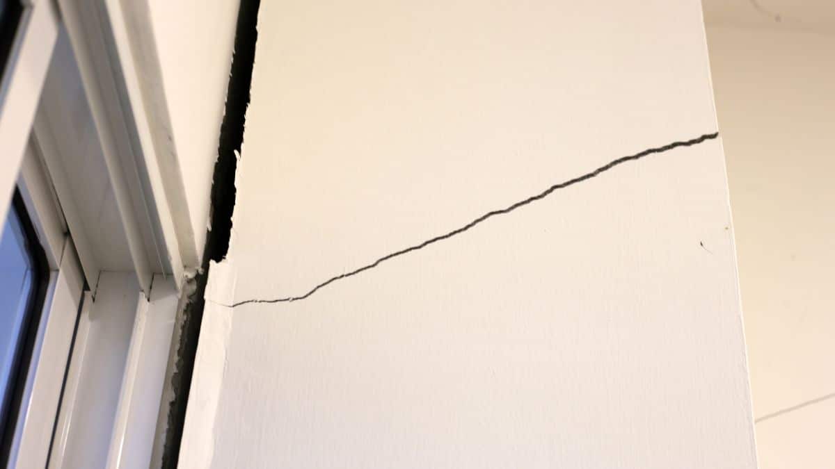 Expert en bâtiment en cas de fissures ou humidité